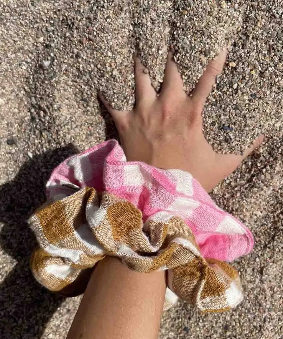 Rose in April - CHOUCHOU Haargummi • Vichy Caramel - Haargummi - ROSA ECK