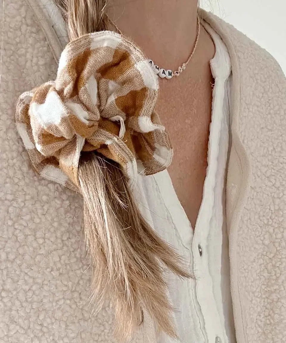 Rose in April - CHOUCHOU Haargummi • Vichy Caramel - Haargummi - ROSA ECK