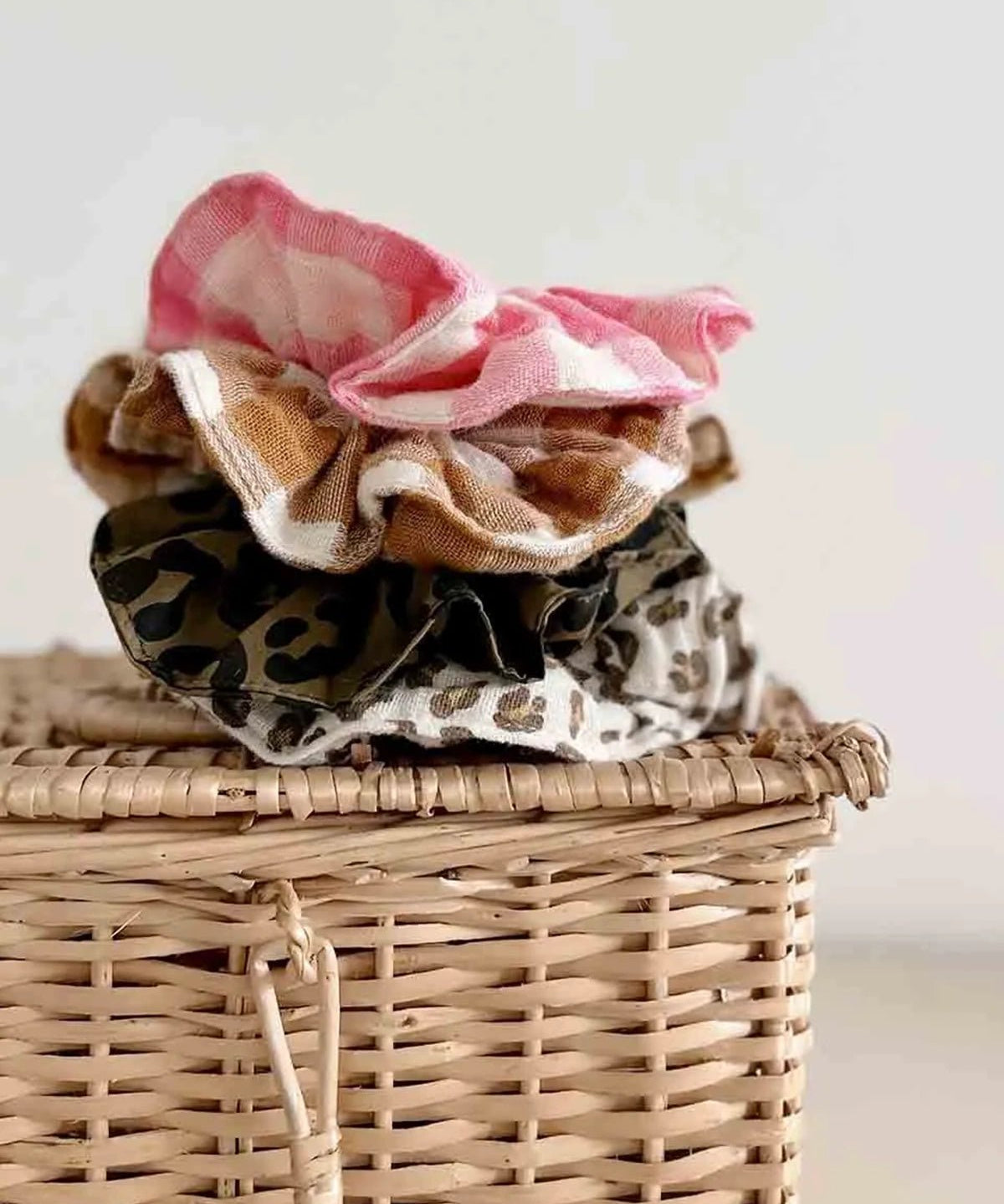 Rose in April - CHOUCHOU Haargummi • Vichy Caramel - Haargummi - ROSA ECK