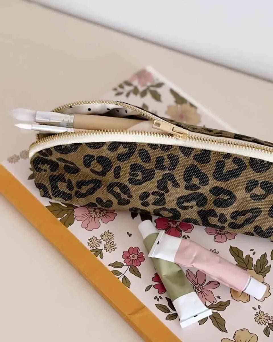 Rose in April - GASTON Federmäppchen • Graou Olive - Federmäppchen - ROSA ECK