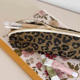 Rose in April - GASTON Federmäppchen • Graou Olive - Federmäppchen - ROSA ECK