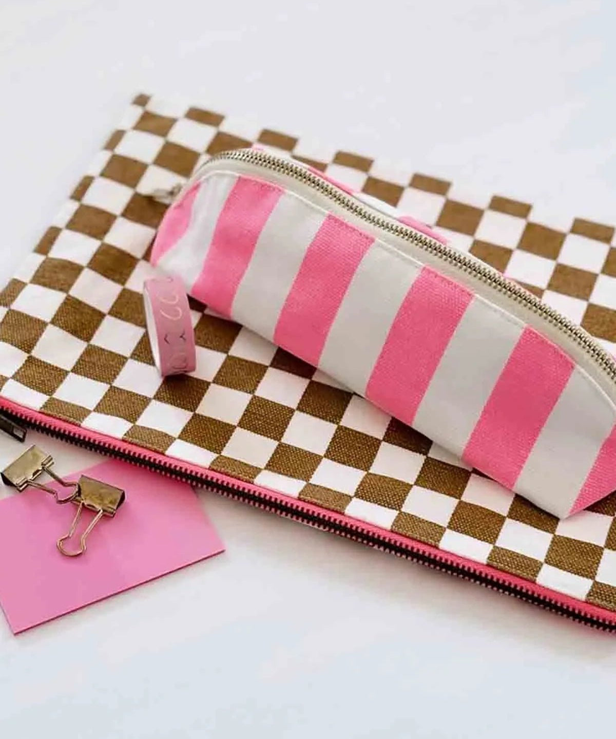 Rose in April - GASTON Federmäppchen • Stripes Neon Pink - Federmäppchen - ROSA ECK