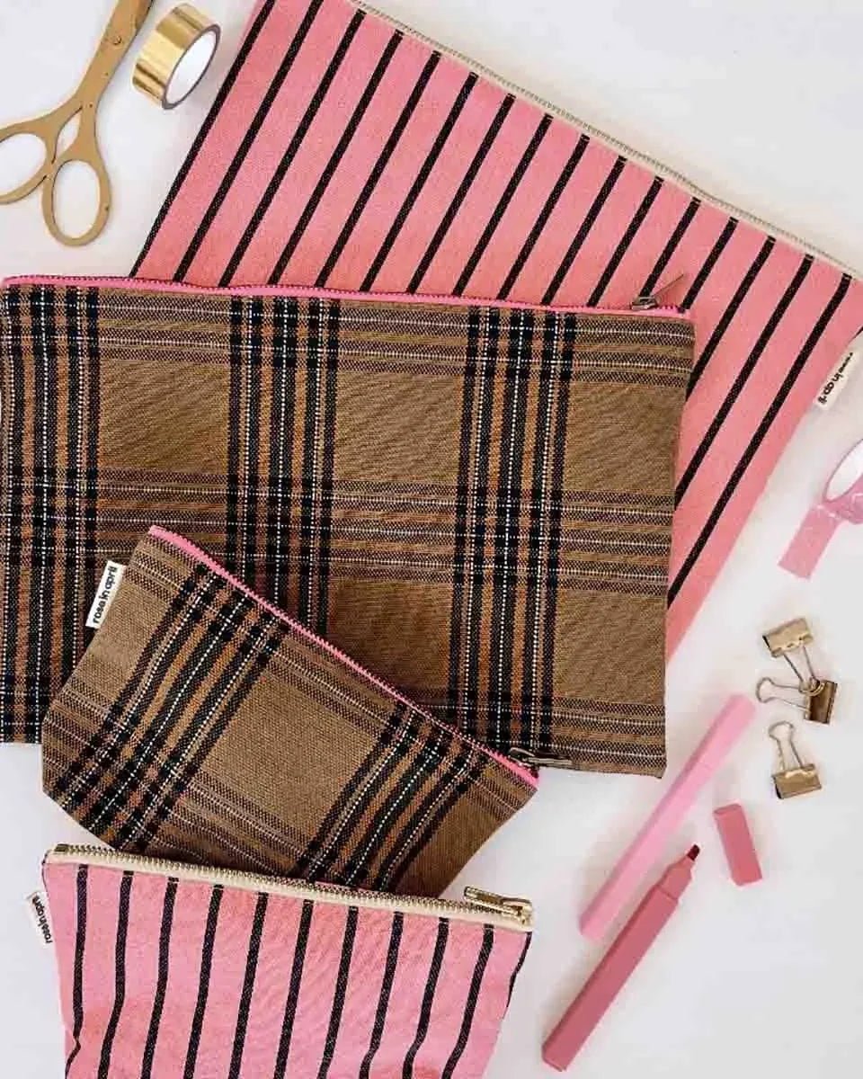 Rose in April - LILI Etui • Stripes Tennis Funky Pink - ROSA ECK