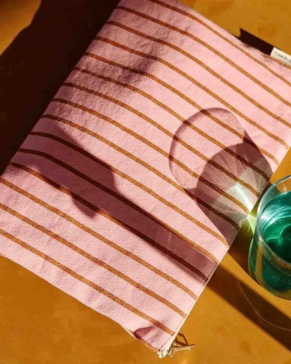Rose in April - LILI Etui • Stripes Tennis Pecan/Strawberry - ROSA ECK