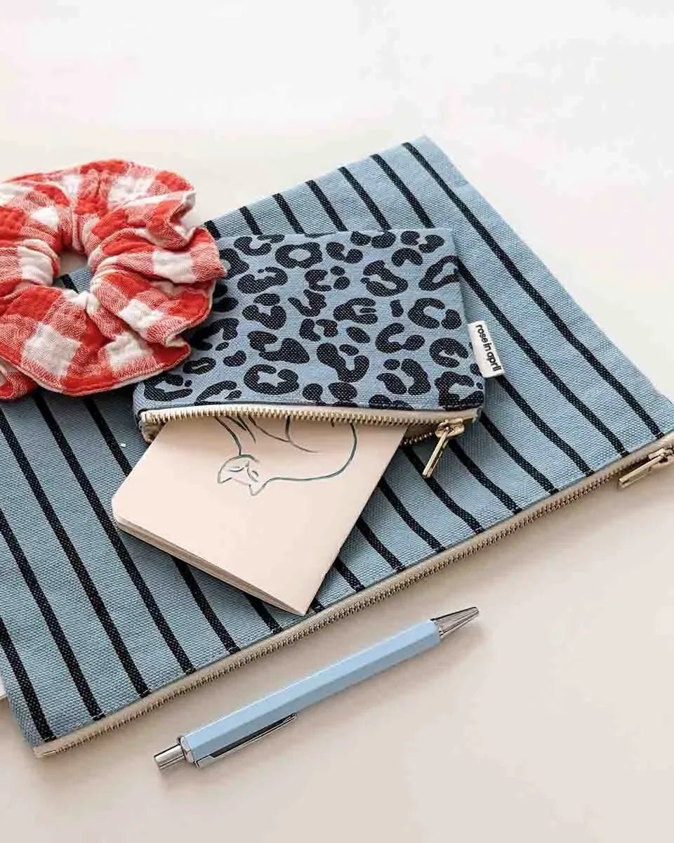 Rose in April - LILI Etui • Stripes Tennis Sky Blue - ROSA ECK