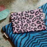 Rose in April - LILI Etui • Zebre Greek Blue/Black - ROSA ECK