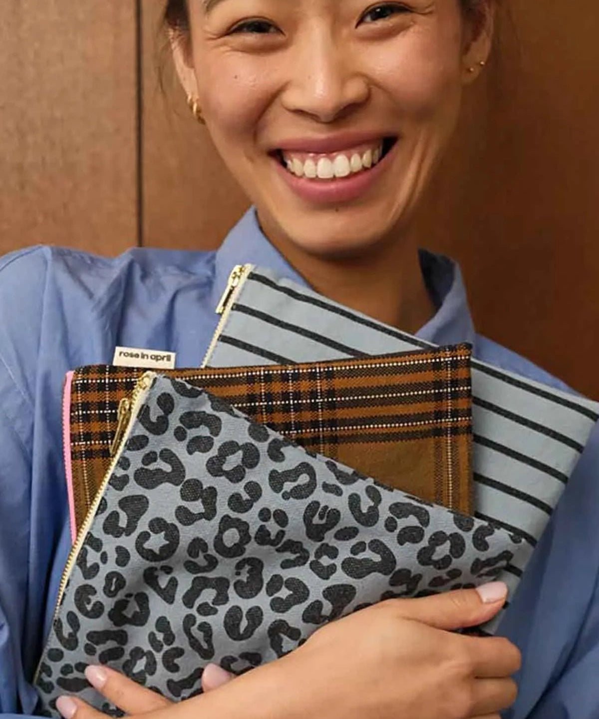 Rose in April - LILI Handtasche • Leo Blue Sky - Beutel - ROSA ECK