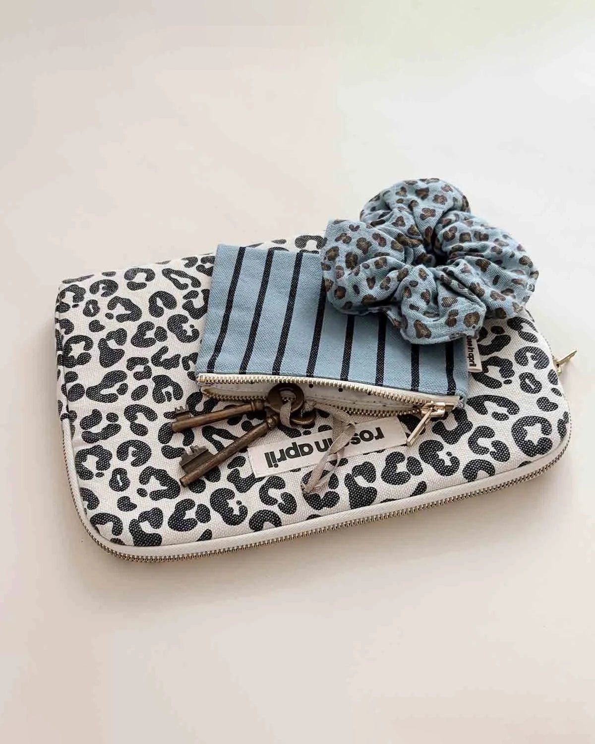 Rose in April - MARIE Mini - Beutel • Blue Sky Tennis Stripes - Beutel - ROSA ECK