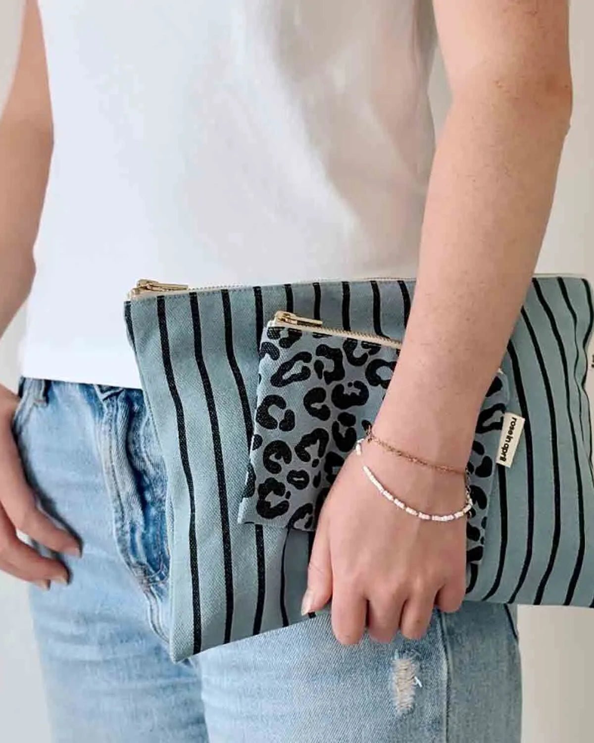 Rose in April - MARIE Mini - Beutel • Leo Blue Sky - Beutel - ROSA ECK