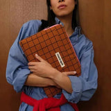 Rose in April - OCTAVE Laptoptasche (13/14 Zoll) • Check Ginger - ROSA ECK