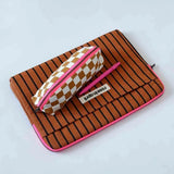 Rose in April - OCTAVE Laptoptasche (13/14 Zoll) • Tennis Ginger - ROSA ECK