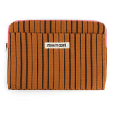 Rose in April - OCTAVE Laptoptasche (13/14 Zoll) • Tennis Ginger - ROSA ECK