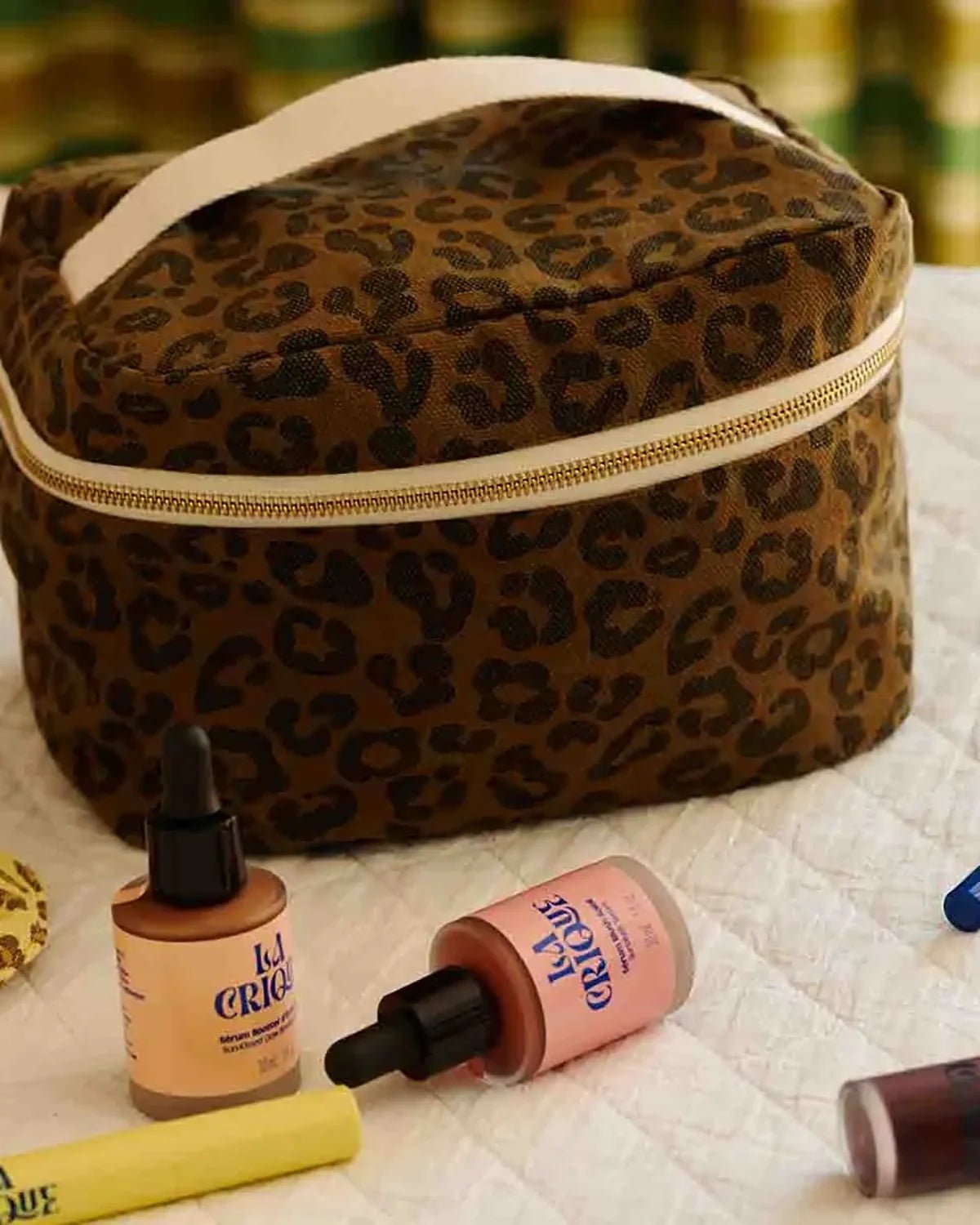 Rose in April - OONA Beautycase • Graou Olive - ROSA ECK