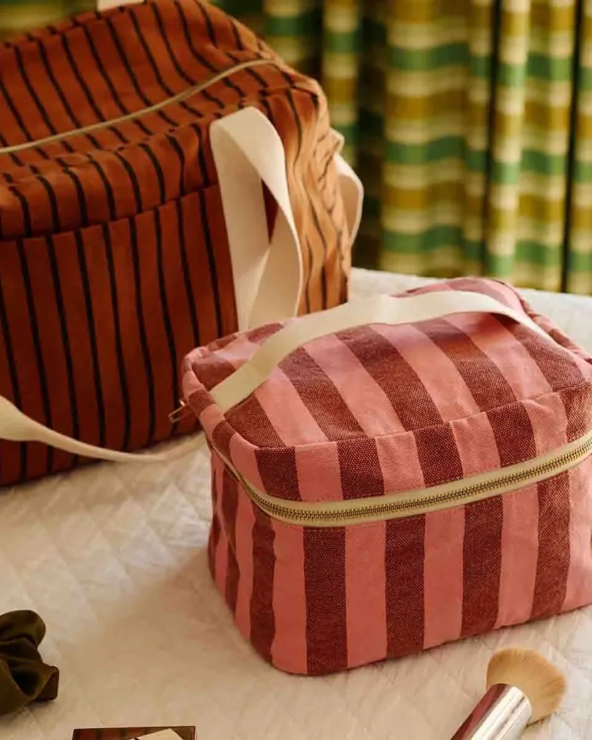 Rose in April - OONA Beautycase • Stripes Brick/Pink - ROSA ECK