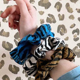 Rose in April - SCRUNCHIE Haargummi | Zebra Greek Blue - Haargummi - ROSA ECK - 