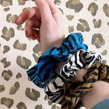 Rose in April - SCRUNCHIE Haargummi • Zebra Weiß - Haargummi - ROSA ECK Concept Store