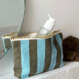 Rose in April - SOFIA Kleiner Kulturbeutel • Streifen Olivgrün / Blau - Kulturbeutel - ROSA ECK