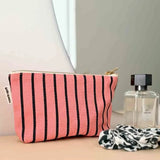 Rose in April - SOFIA Kleiner Kulturbeutel • Stripes Tennis Funky Pink - ROSA ECK