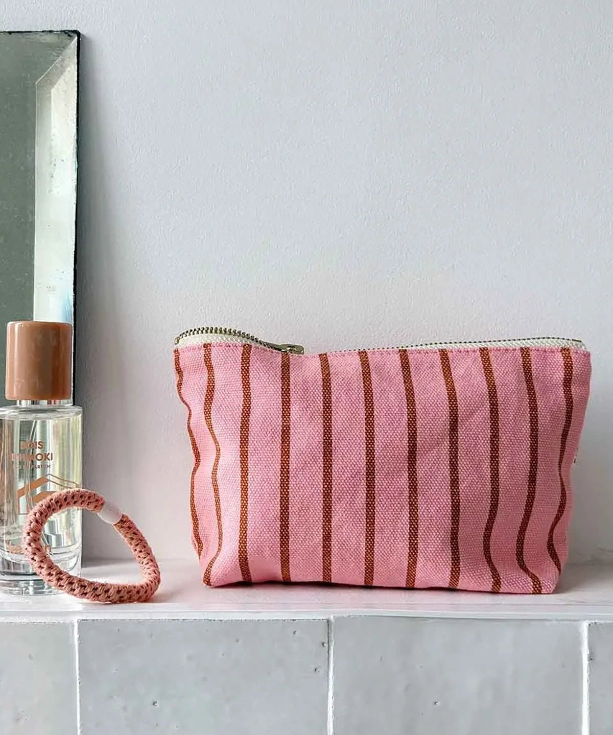 Rose in April - SOFIA Kleiner Kulturbeutel • Stripes Tennis Pecan/Strawberry - ROSA ECK