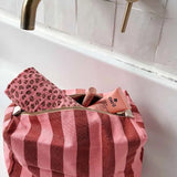 Rose in April - VIC Kulturbeutel • Stripes Brick/Pink - ROSA ECK