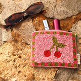 Sansira Jewelry - Geldbeutel/Etui mit Perlen • Kirsche - ROSA ECK
