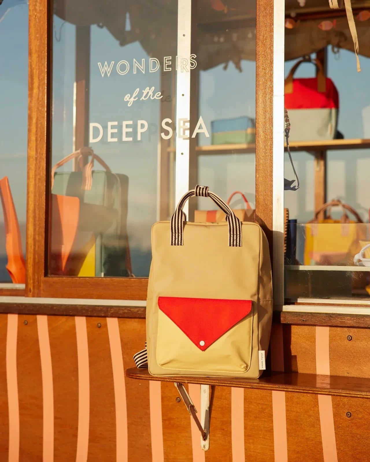 Sticky Lemon - WONDERS Kinder - Rucksack Large • envelope / reed green - Rucksack - ROSA ECK Concept Store