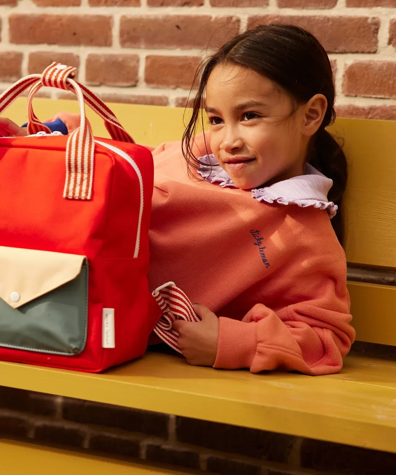 Sticky Lemon - WONDERS Kinder - Rucksack Small • envelope / red hat - Rucksack - ROSA ECK Concept Store