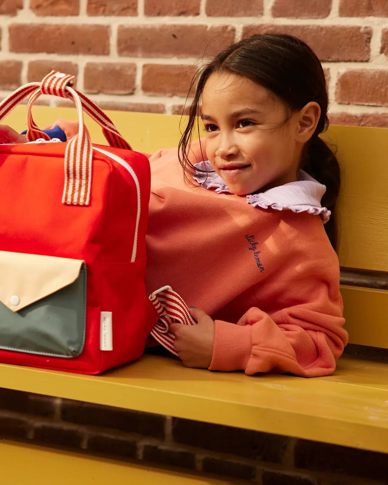 Sticky Lemon - WONDERS Kinder - Rucksack Small • envelope / red hat - Rucksack - ROSA ECK Concept Store