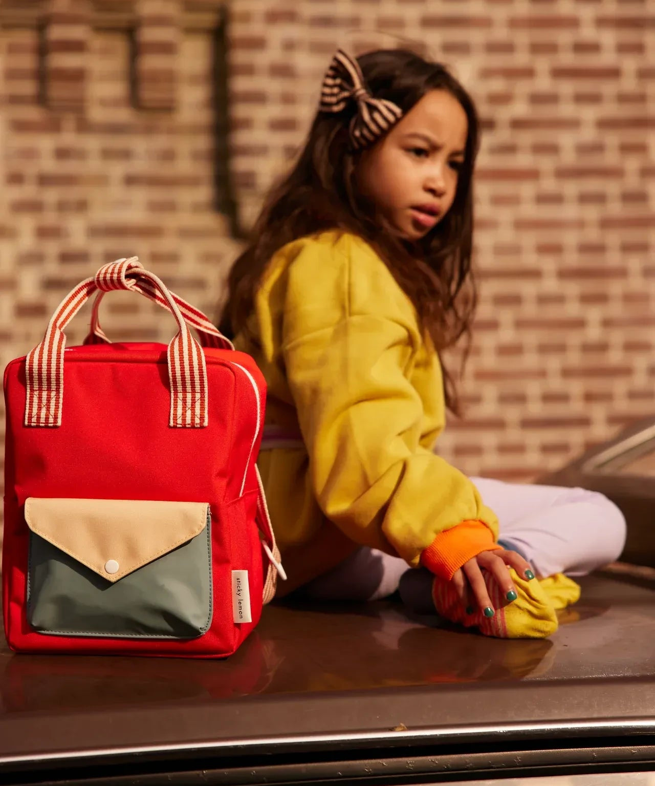 Sticky Lemon - WONDERS Kinder - Rucksack Small • envelope / red hat - Rucksack - ROSA ECK Concept Store