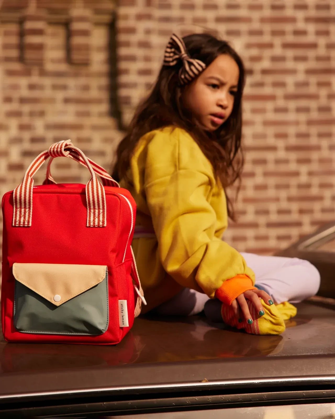 Sticky Lemon - WONDERS Kinder - Rucksack Small • envelope / red hat - Rucksack - ROSA ECK Concept Store