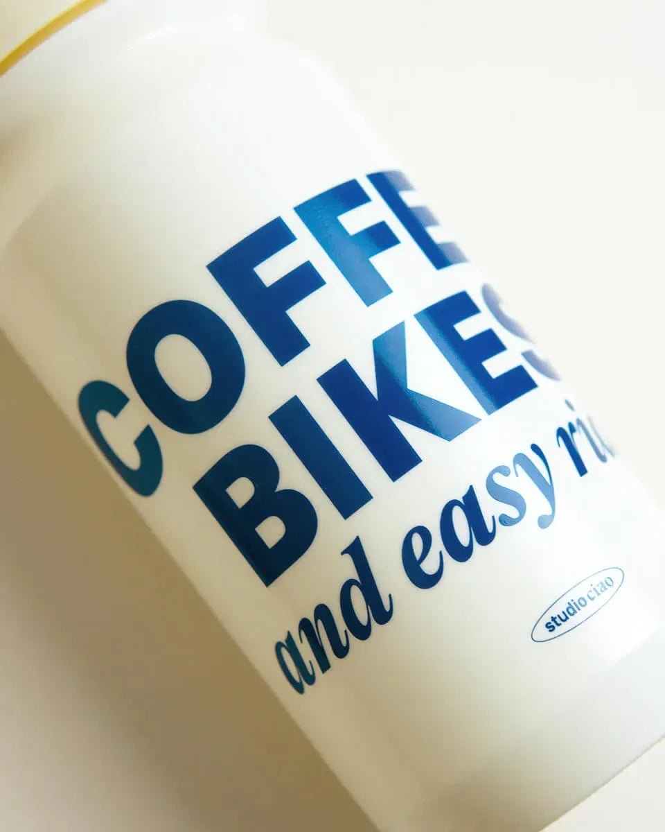 studio ciao - COFFEE, BIKES & EASY RIDES Bidon Trinkflasche (500 ml) - Trinkflasche - ROSA ECK Concept Store