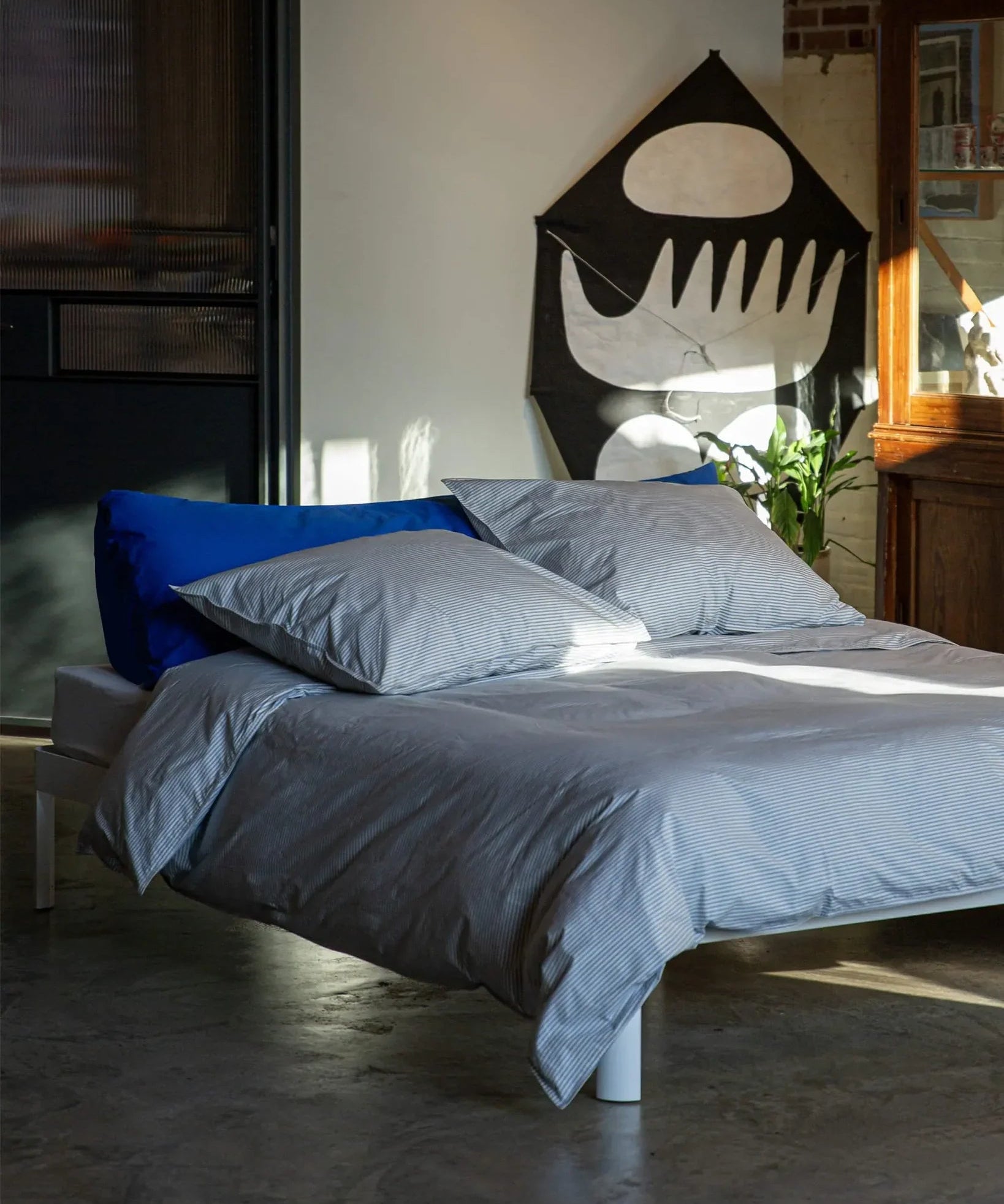 SUITE702 - Gestreifter Bettbezug aus Bio-Baumwolle (135 x 200 cm) • Blue-Ecru - ROSA ECK