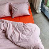 Gestreifter Kissenbezug aus Bio-Baumwolle (80 x 80 cm) • Pink-Ecru