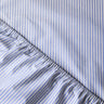 SUITE702 - Gestreiftes Spannbettlaken aus Bio-Baumwolle • Blue-Ecru - ROSA ECK