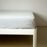 Gestreiftes Spannbettlaken aus Bio-Baumwolle • Blue-Ecru