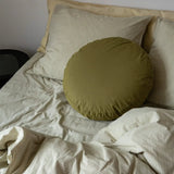 SUITE702 - Gestreiftes Spannbettlaken aus Bio-Baumwolle • Olive-Ecru - ROSA ECK