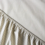 Gestreiftes Spannbettlaken aus Bio-Baumwolle • Olive-Ecru