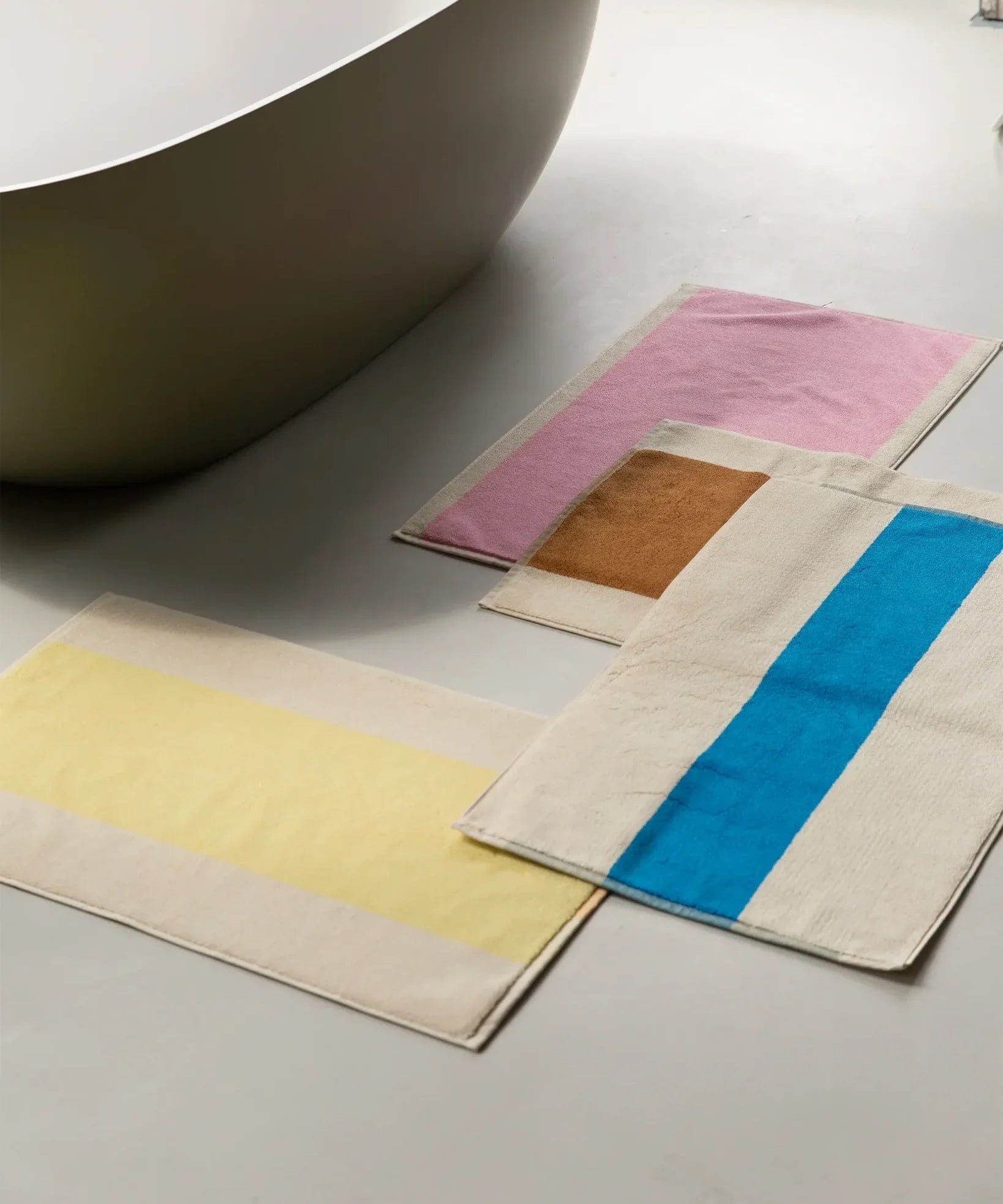 SUITE702 - MARTENS & MARTENS Badematte (50 x 80 cm) • Yellow-Orange - ROSA ECK