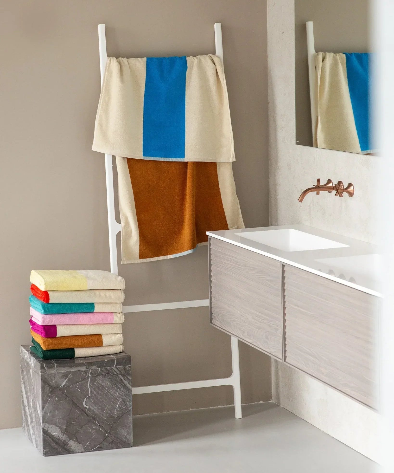SUITE702 - MARTENS & MARTENS Badetuch (70 x 140 cm) • Aqua-Toffee - ROSA ECK