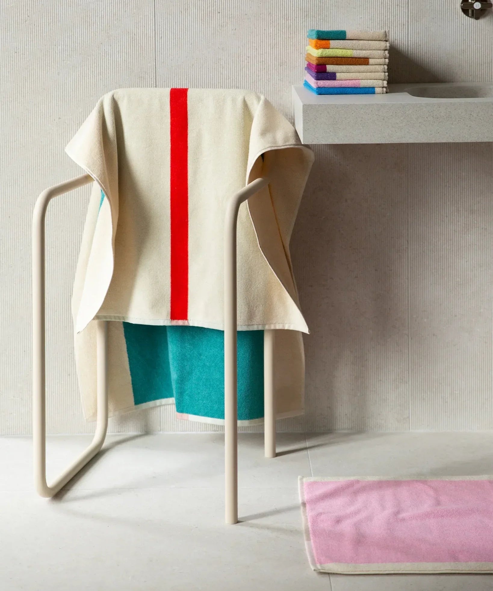 SUITE702 - MARTENS & MARTENS Badetuch (70 x 140 cm) • Red-Turquoise - ROSA ECK