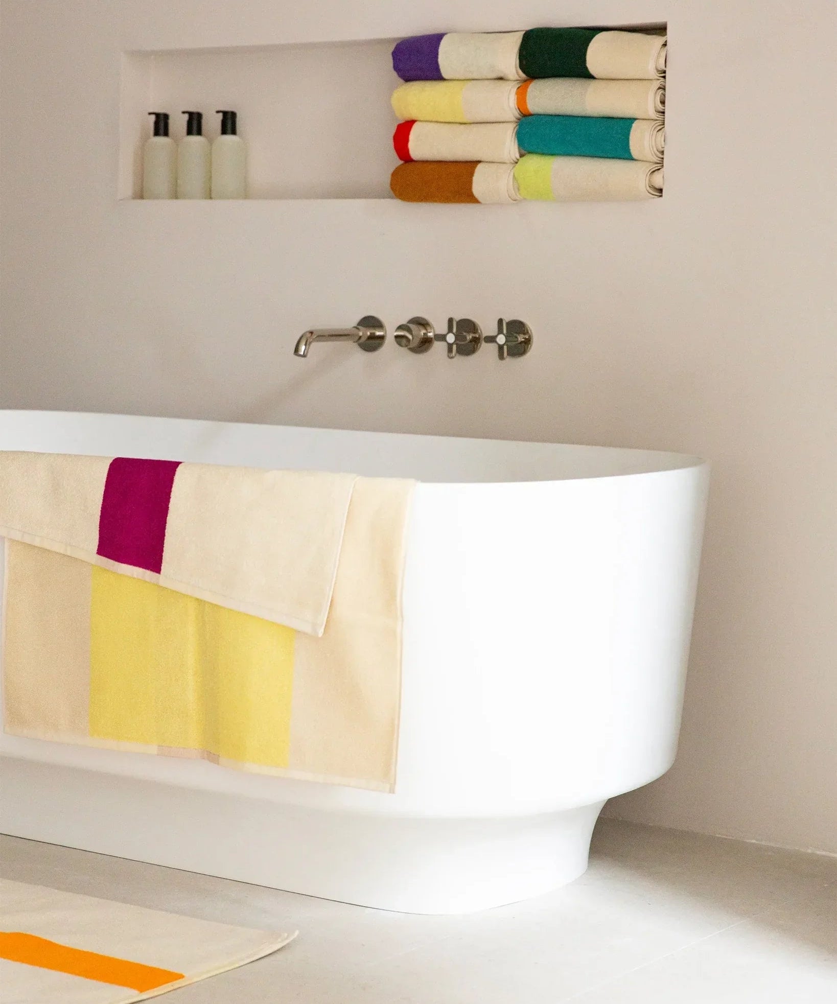 SUITE702 - MARTENS & MARTENS Badetuch (70 x 140 cm) • Yellow-Fuchsia - ROSA ECK