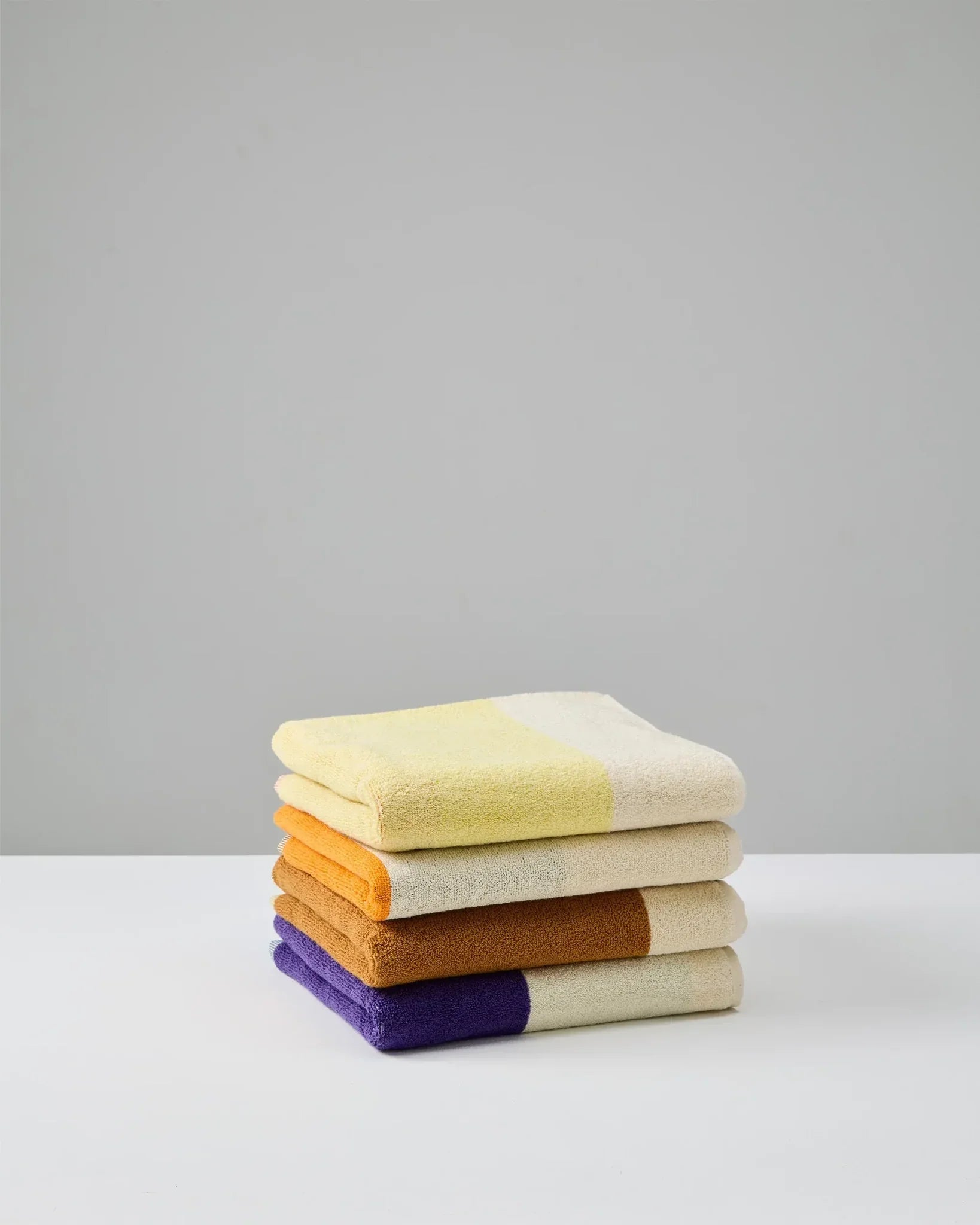 SUITE702 - MARTENS & MARTENS Handtuch (50 x 100 cm) • Turquoise-Purple - ROSA ECK