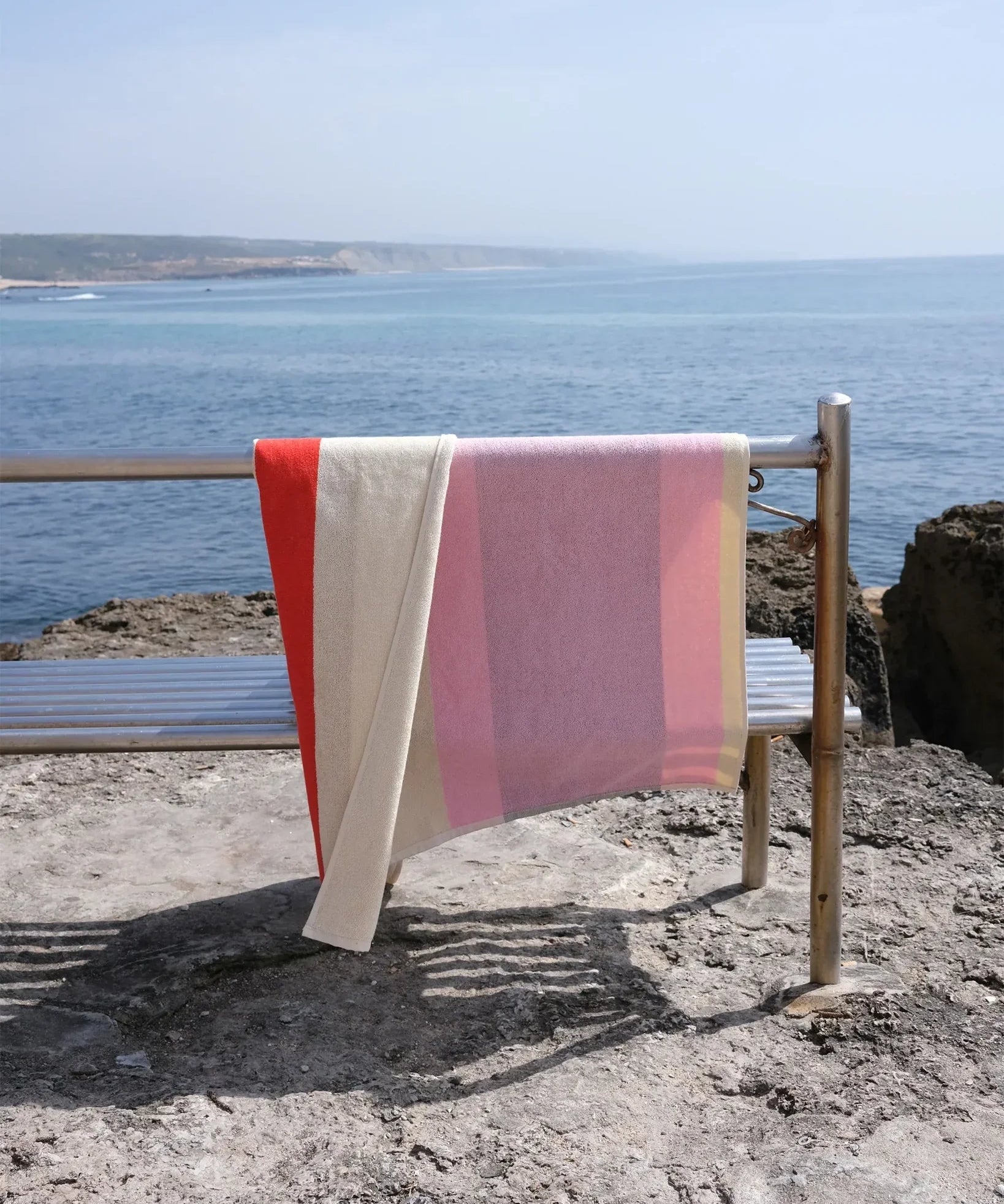 SUITE702 - MARTENS & MARTENS Strandtuch (90 x 180 cm) • Red-Dark Green-Toffee-Pink - ROSA ECK