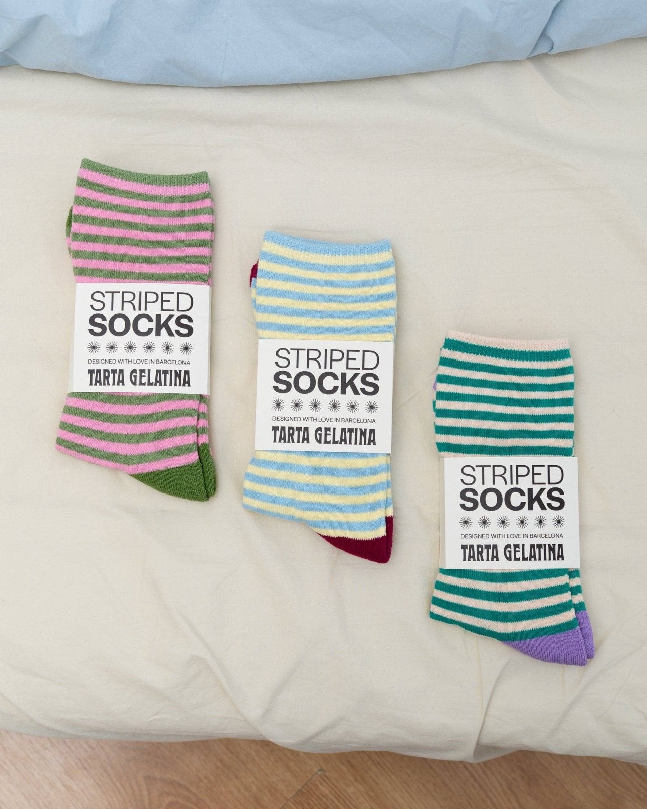 Tarta Gelatina - Gestreifte Socken • Aubergine Garden - ROSA ECK