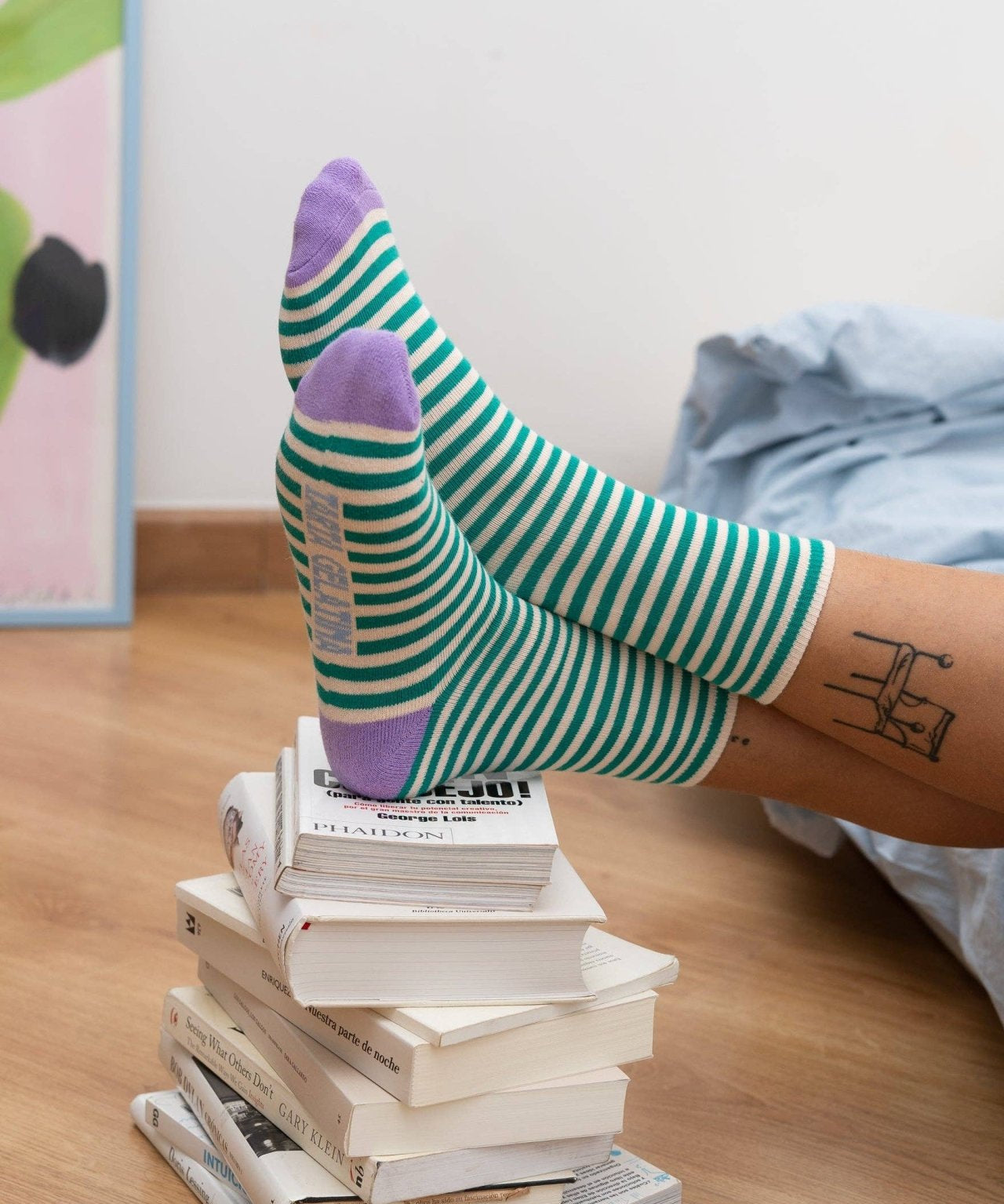 Tarta Gelatina - Gestreifte Socken • Aubergine Garden - ROSA ECK