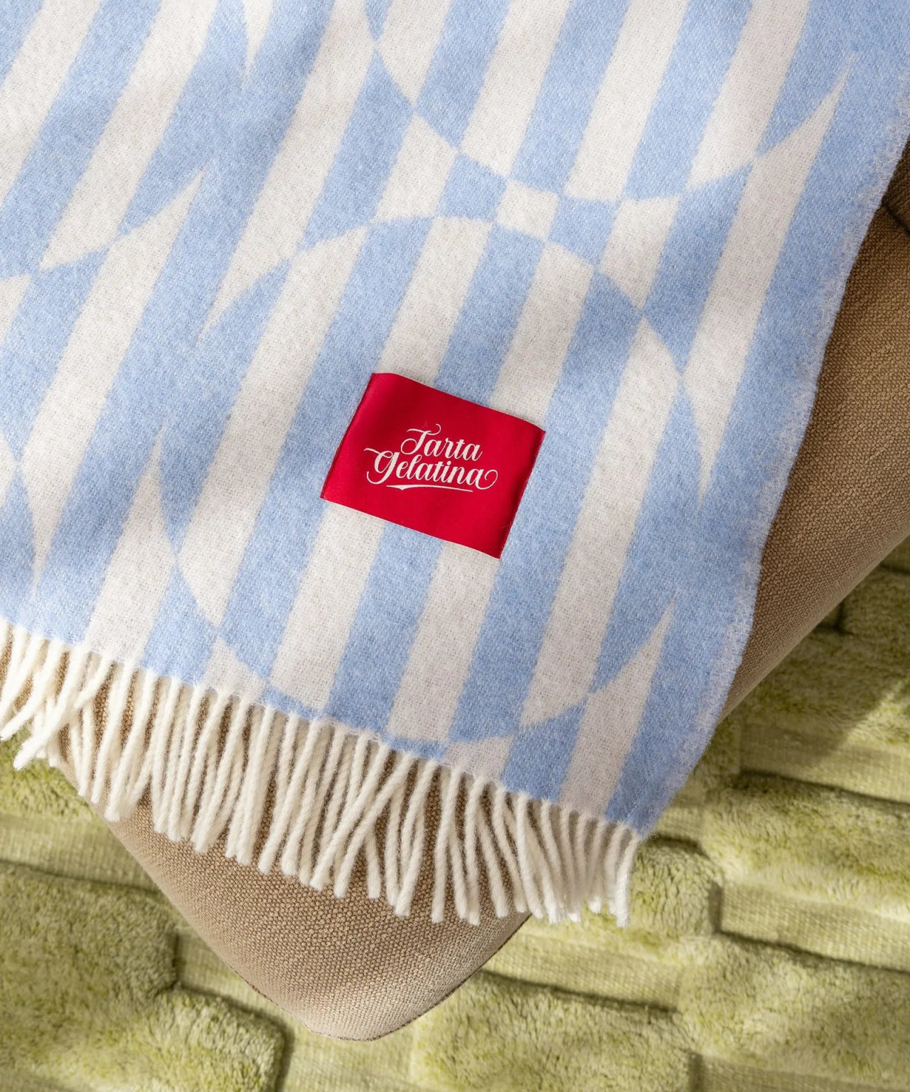 Tarta Gelatina - NOLITA Sofadecke aus Wolle • Light Blue - Sofadecke - ROSA ECK