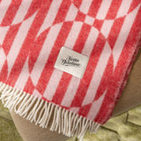 Tarta Gelatina - NOLITA Sofadecke aus Wolle • Red - Sofadecke - ROSA ECK