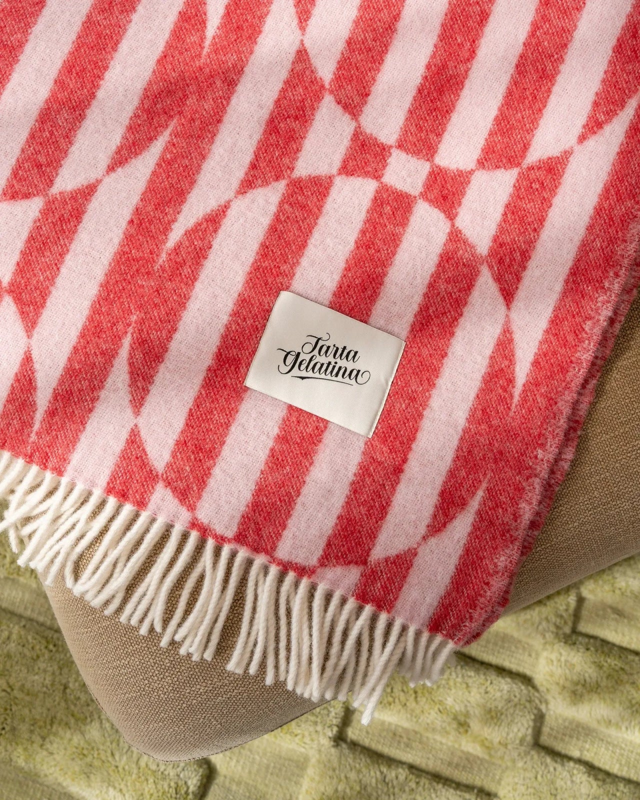 NOLITA Sofadecke aus Wolle • Red