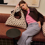 The Sticky Sis Club - CLUB CHIC Große Handtasche • dots - Handtasche - ROSA ECK