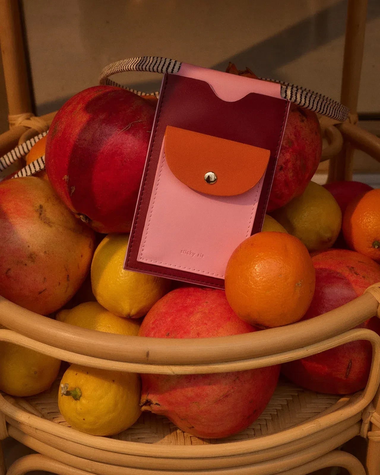 The Sticky Sis Club - IL SOLE COLORE Handytasche • cherry red + dolce pink + arancia orange - Handytasche - ROSA ECK Concept Store